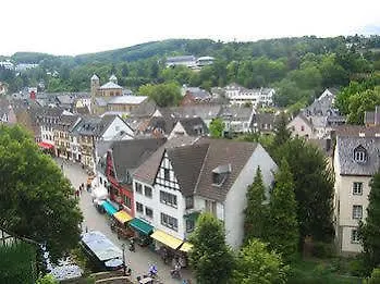 Eifelburg 3*